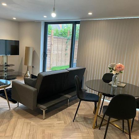 Wimbledon Luxury 3Bedroom Apartment Raynes Park Exterior foto
