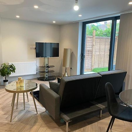 Wimbledon Luxury 3Bedroom Apartment Raynes Park Exterior foto